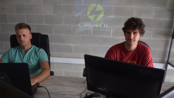 Dos egresados de la UPCT crean una startup que aplica las nuevas tecnologías al sector fotovoltaico
